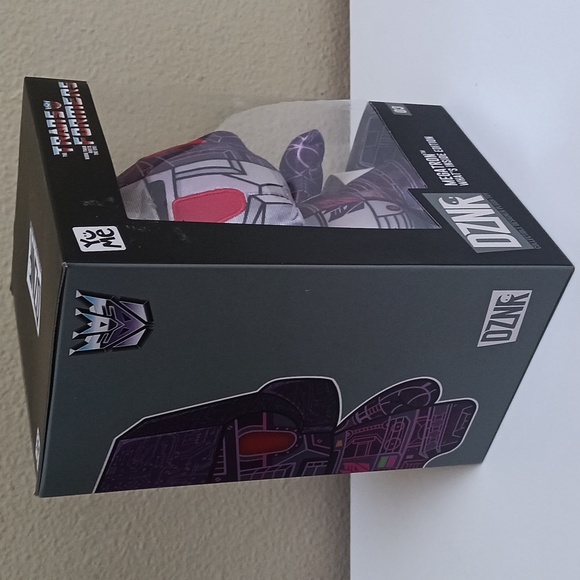 NWT DZNR Transformers Megatron Collectible Action Plush 7" What’s Inside Edition - Picture 7 of 9